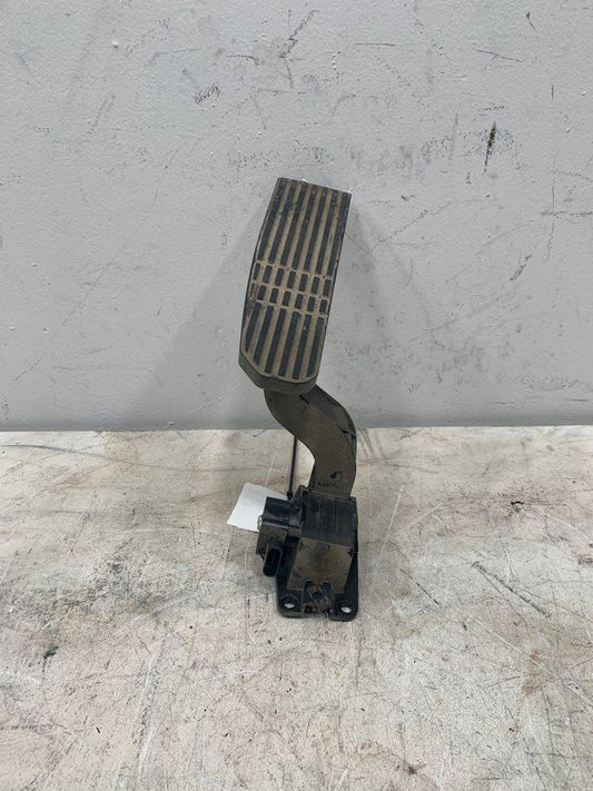 Freightliner A0133820000 throttle pedal assembly from 2015 Freightliner Cascadia, used