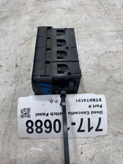 Freightliner A0560973000 switch panel from 2013 Freightliner Cascadia, used - view 3 of 4