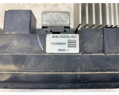 Freightliner A06-24478-002 fuse box / power distribution module from 2001 Freightliner, used - view 2 of 2