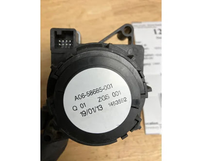 Freightliner A06-58685-001 headlight switch from 2014 Freightliner Cascadia, used - view 4 of 4