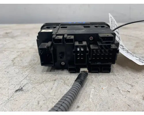 Freightliner A06-59538-001 dash switch panel from 2013 Freightliner Cascadia, used - view 4 of 6