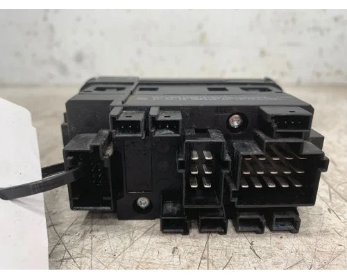 Freightliner A06-60972-004 dash switch panel from 2008 Freightliner Cascadia, used - view 4 of 5