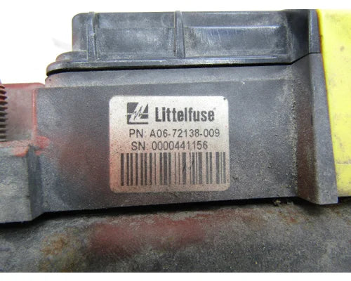 Freightliner A06-72138-009 fuse box / power distribution module from 2014 Freightliner Cascadia, used - view 3 of 3