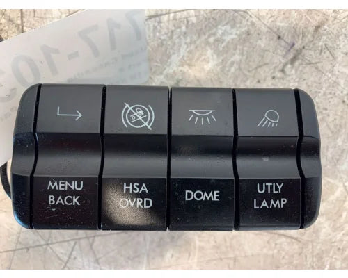 Freightliner A06-73829-003 dash switch panel from 2014 Freightliner Cascadia, used
