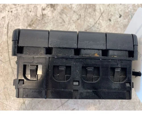 Freightliner A06-73829-003 dash switch panel from 2014 Freightliner Cascadia, used - view 3 of 4