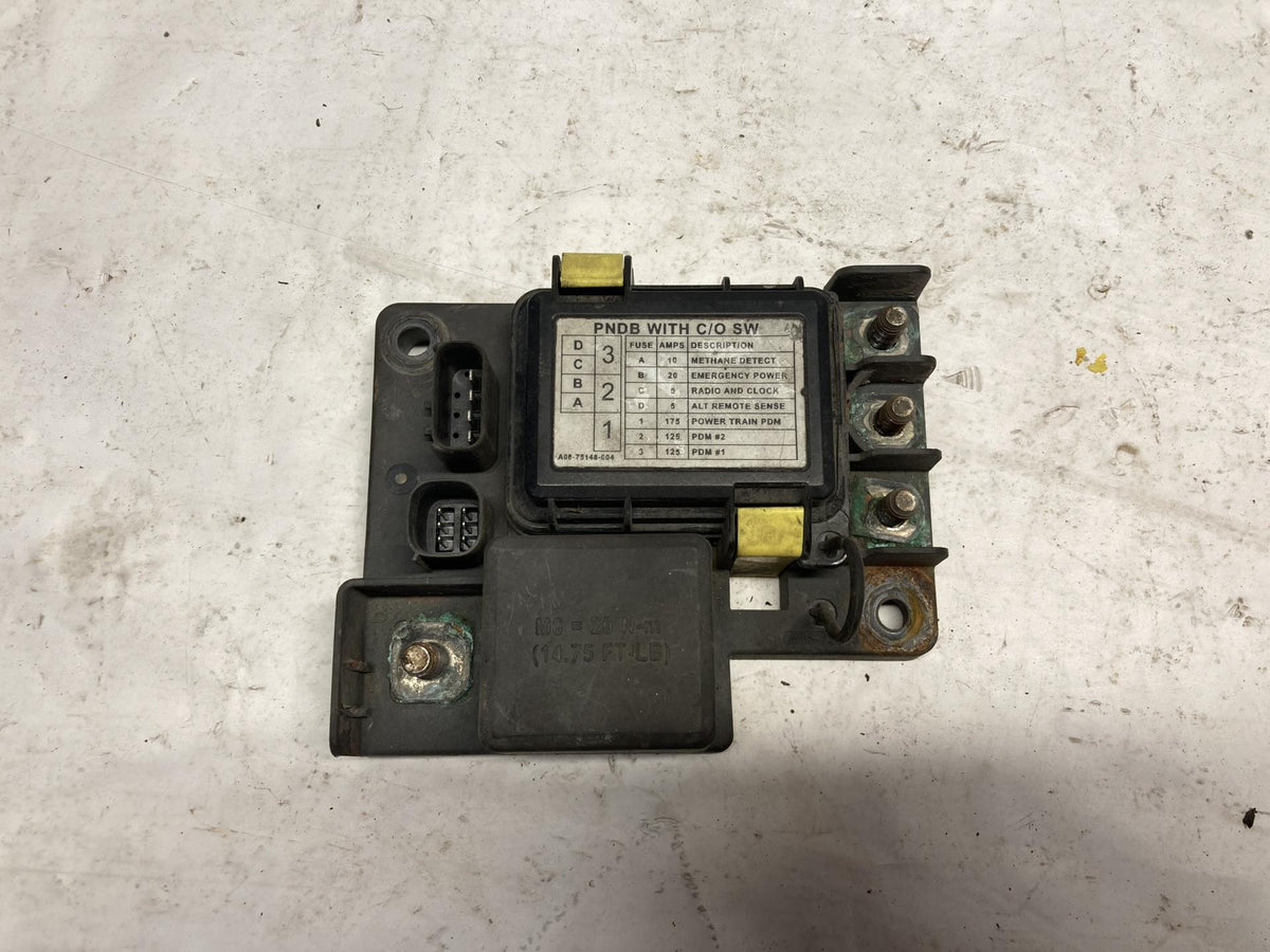 Freightliner A06-75148-004 fuse box from 2013 Freightliner 114SD, used