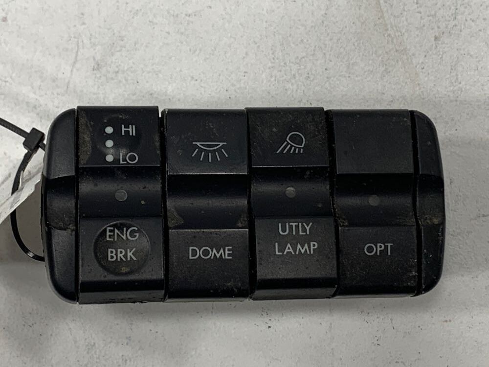 Freightliner A0630973000 switch panel from 2012 Freightliner Cascadia, used
