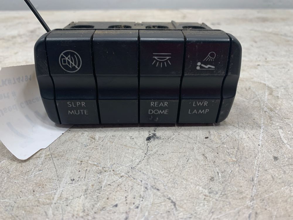 Freightliner A0680973000 switch panel from 2013 Freightliner Cascadia, used