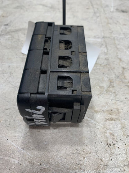 Freightliner A0680973000 switch panel from 2013 Freightliner Cascadia, used - view 2 of 4
