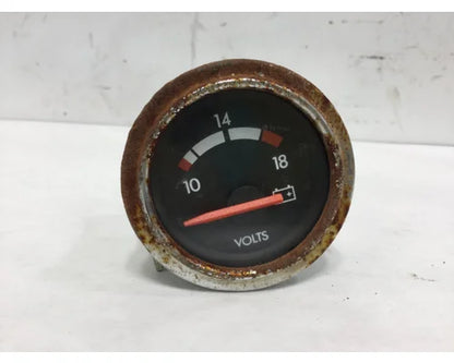 Freightliner A22-39578-000 voltmeter gauge from 2005 Freightliner FLD120SD, used