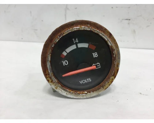 Freightliner A22-39578-000 voltmeter gauge from 2005 Freightliner FLD120SD, used
