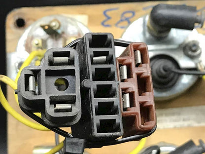 Freightliner A22-40285-001 gauge cluster from 2007 Freightliner FLD132 XL Classic, used - view 3 of 3