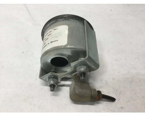 Freightliner A22-46428-000 oil pressure gauge from 2004 Freightliner FLD112SD, used - view 2 of 2