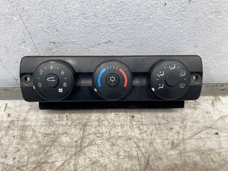 Freightliner A22-60645-002 climate control panel from 2009 Freightliner Cascadia 125, used - view 2 of 6