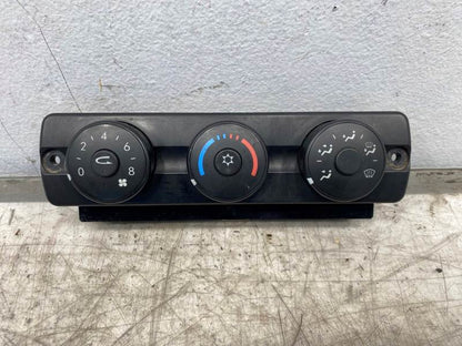 Freightliner A22-60645-002 climate control panel from 2009 Freightliner Cascadia 125, used - view 2 of 6