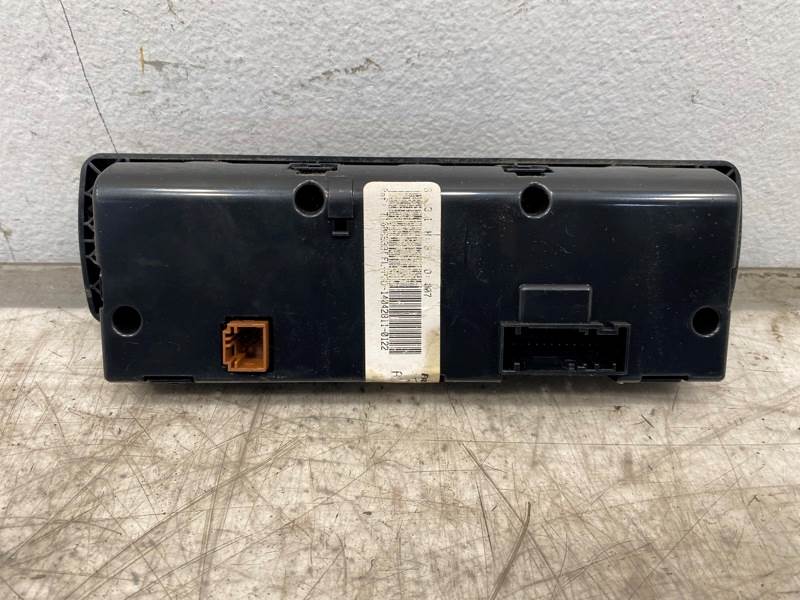 Freightliner A22-60645-002 climate control panel from 2009 Freightliner Cascadia 125, used - view 6 of 6