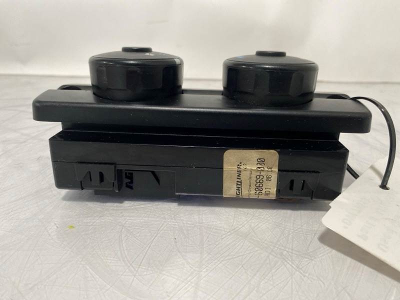 Freightliner A22-60669-000 sleeper climate control panel from 2009 Freightliner Cascadia, used - view 2 of 5