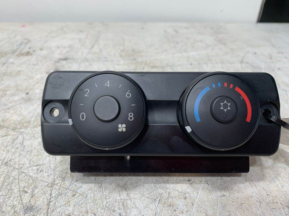 Freightliner A22-60669-001 sleeper climate control panel from 2011 Freightliner Cascadia, used