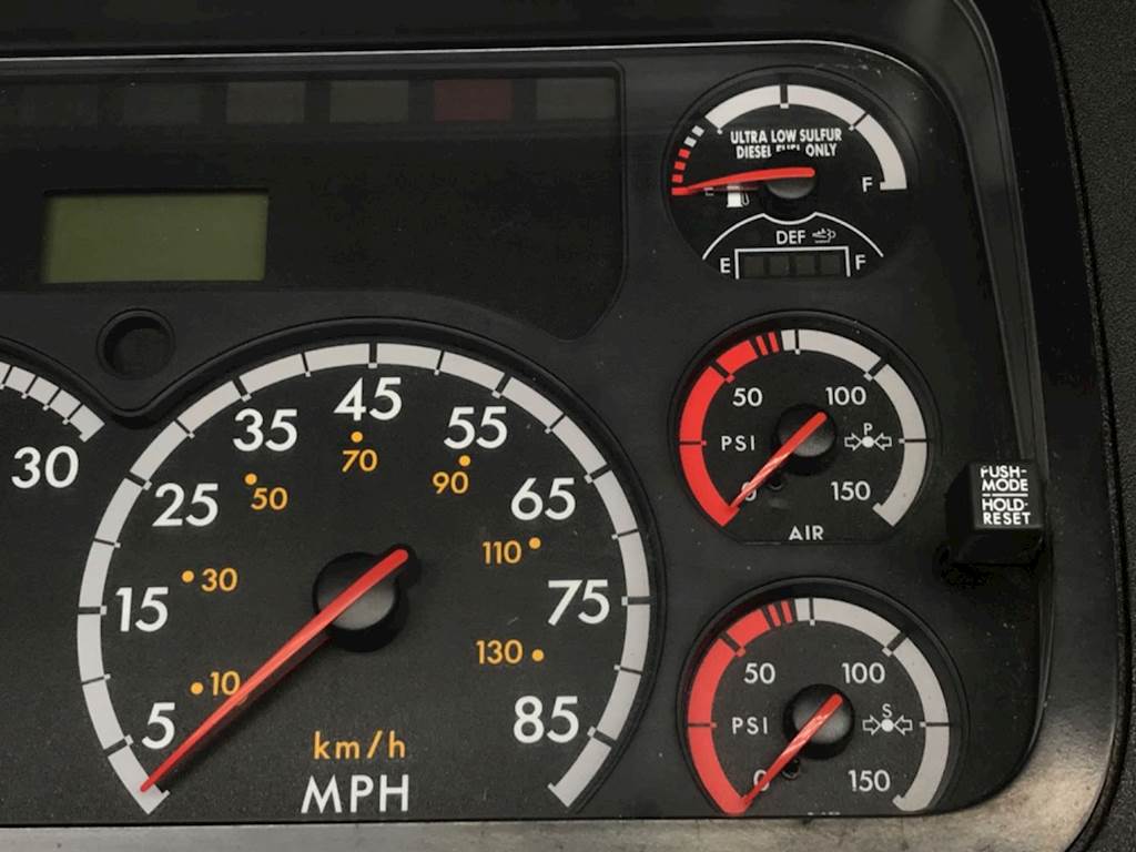 Freightliner A22-69900-100 instrument cluster from 2013 Freightliner Cascadia 125, used - view 2 of 4