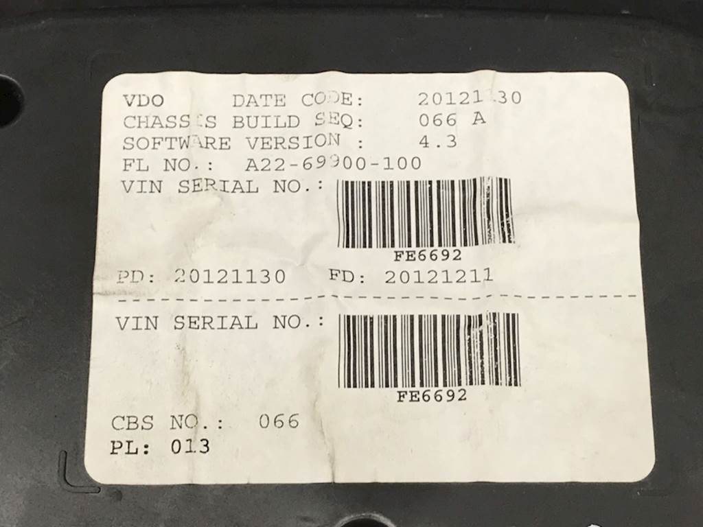 Freightliner A22-69900-100 instrument cluster from 2013 Freightliner Cascadia 125, used - view 4 of 4