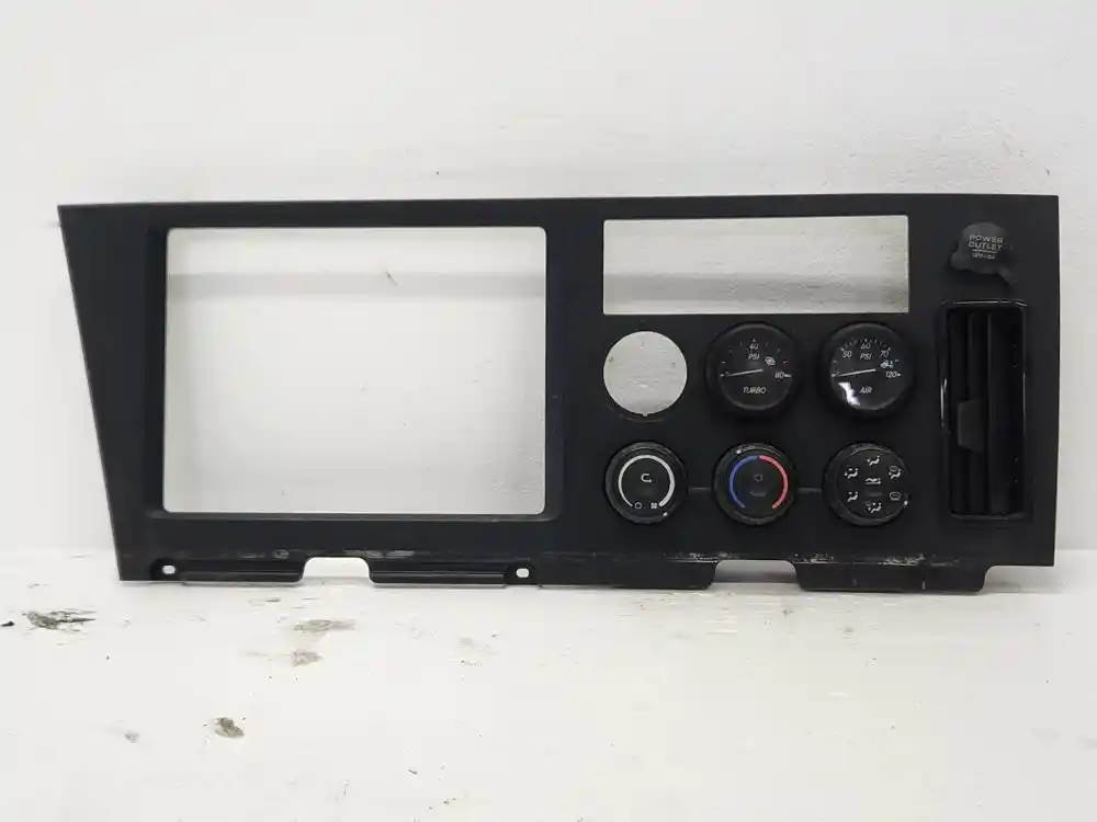 Freightliner A22-73784-000 instrument cluster from 2004 Freightliner FL112, used