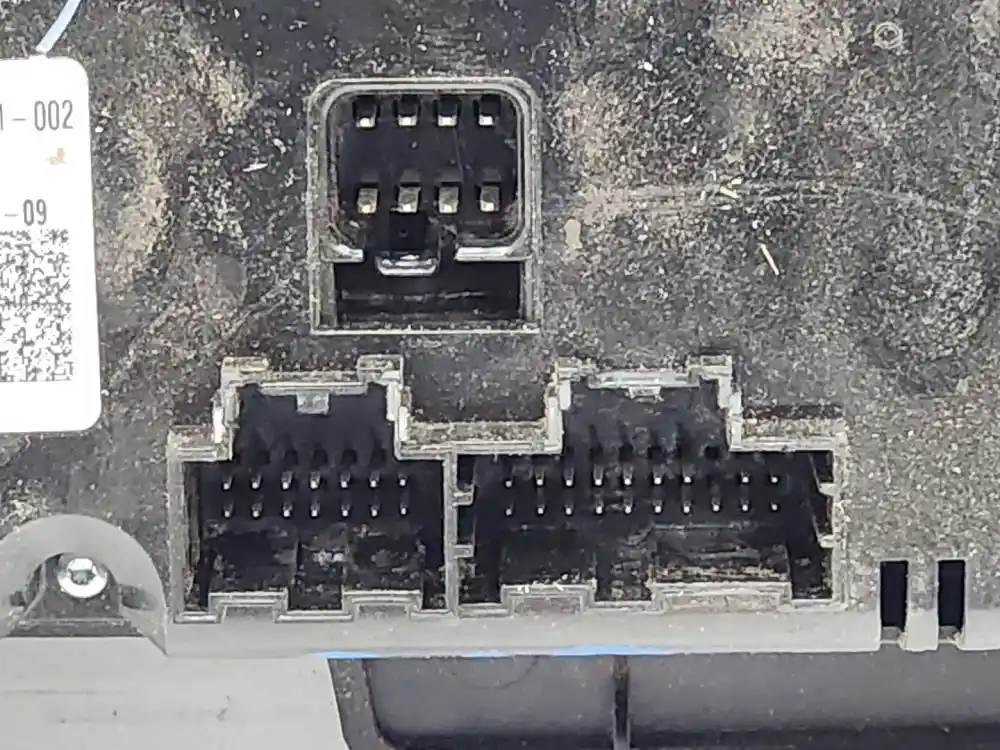 Freightliner A22-73784-000 instrument cluster from 2004 Freightliner FL112, used - view 5 of 8