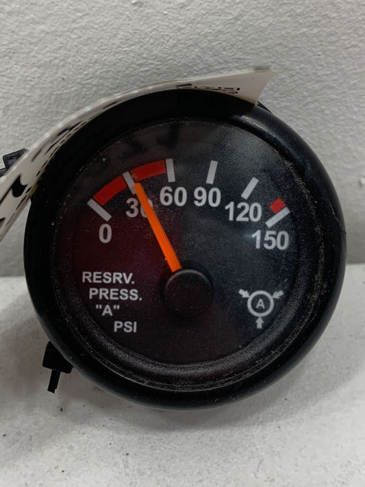 Freightliner A2265539000 air pressure gauge from 2015 Freightliner Cascadia, used