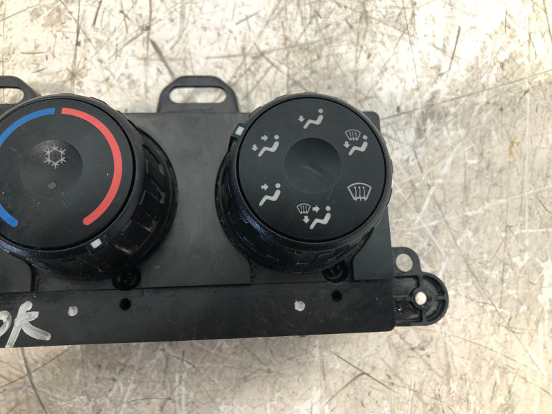 Freightliner A2273670000 climate control from 2015 Freightliner Cascadia, used - view 3 of 4