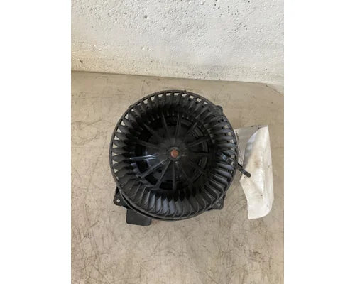 Freightliner A27-289-110 HVAC blower motor from 2007 Freightliner Columbia 120, used