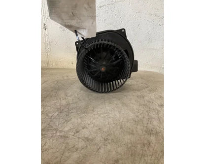 Freightliner A27-289-110 HVAC blower motor from 2007 Freightliner Columbia 120, used - view 3 of 5