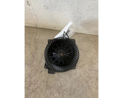 Freightliner A27-289-110 HVAC blower motor from 2007 Freightliner Columbia 120, used - view 4 of 5