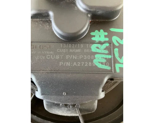 Freightliner A27-289-110 HVAC blower motor from 2007 Freightliner Columbia 120, used - view 5 of 5