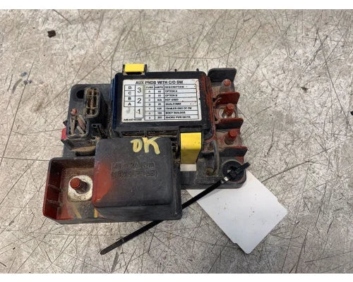 Freightliner A66-03715-000 auxiliary power distribution box (PNDB) from 2000 Freightliner FLD120, used