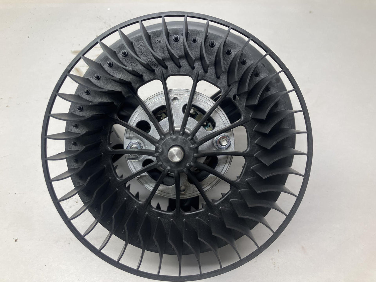 Freightliner P240811 HVAC blower motor from 2005 Freightliner Classic XL, used