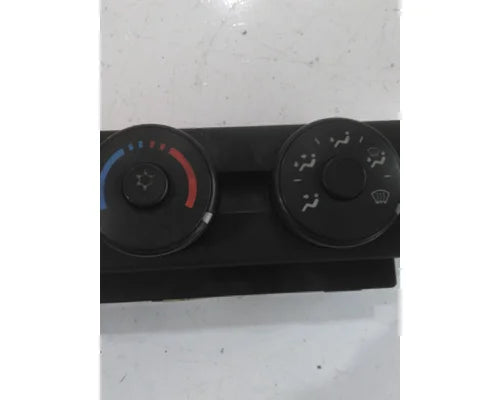 Freightliner R22-60645-101 heater / A/C control panel from 2015 Freightliner Cascadia 113, used - view 3 of 6