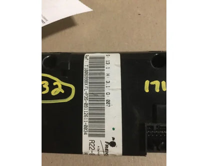 Freightliner R22-60645-501 heater / A/C control panel from 2010 Freightliner Cascadia 125, used - view 2 of 2