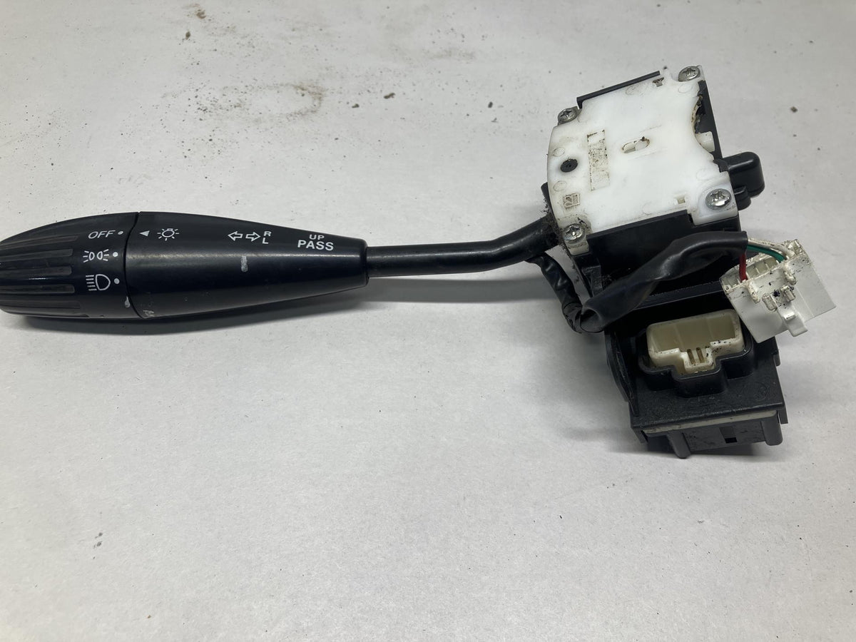 Hino 17B043 turn signal / column switch from 2011 Hino 338, used