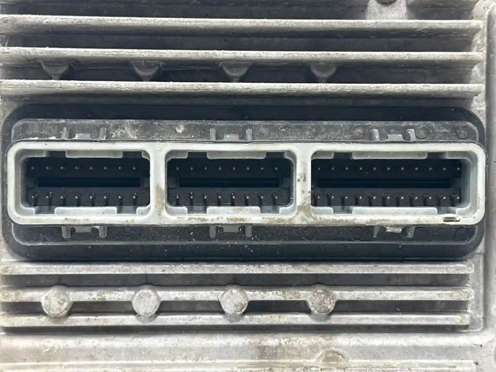 International 1845117C5 engine control module (ECM) from 2007 International 4400, used - view 3 of 4