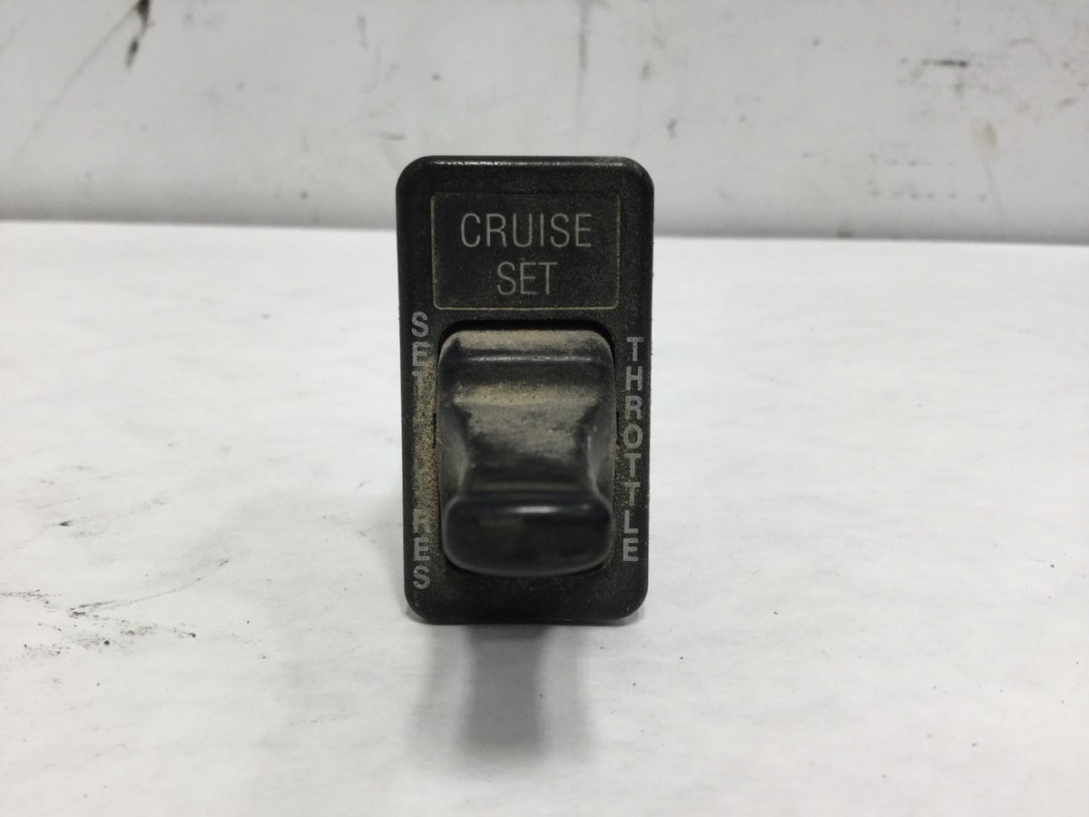 International 2007303C1 cruise set/resume switch product view