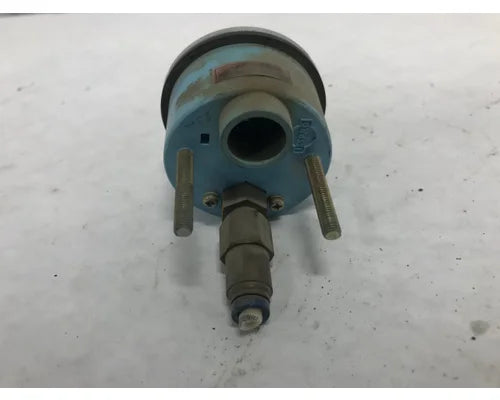 International 2025335C91 manifold pressure gauge from 1998 International 9300, used - view 2 of 3