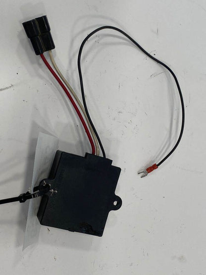 International 2028498C91 turn signal flasher module from 2005 International 9400I, used - view 2 of 3
