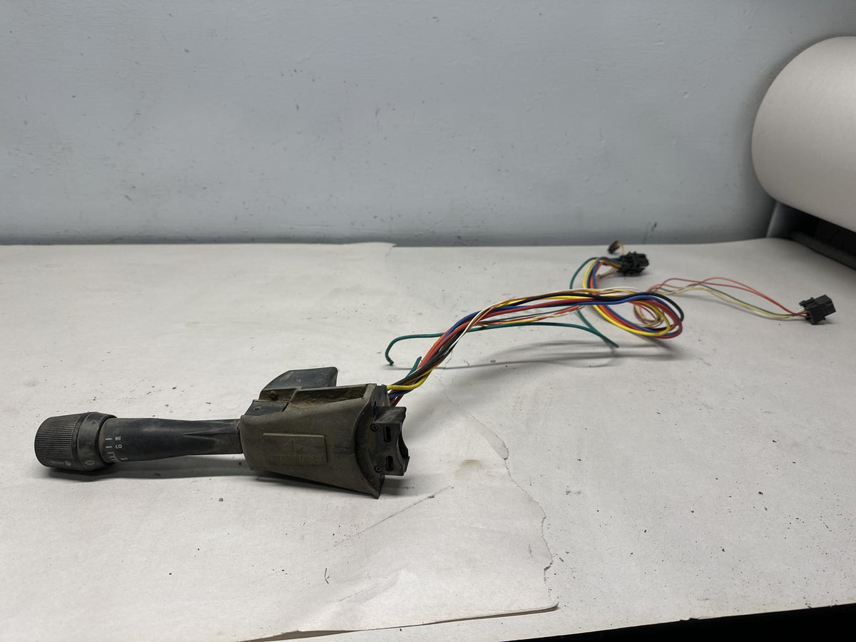 International 2042613C91 turn signal / column switch from 1996 International 8200, used