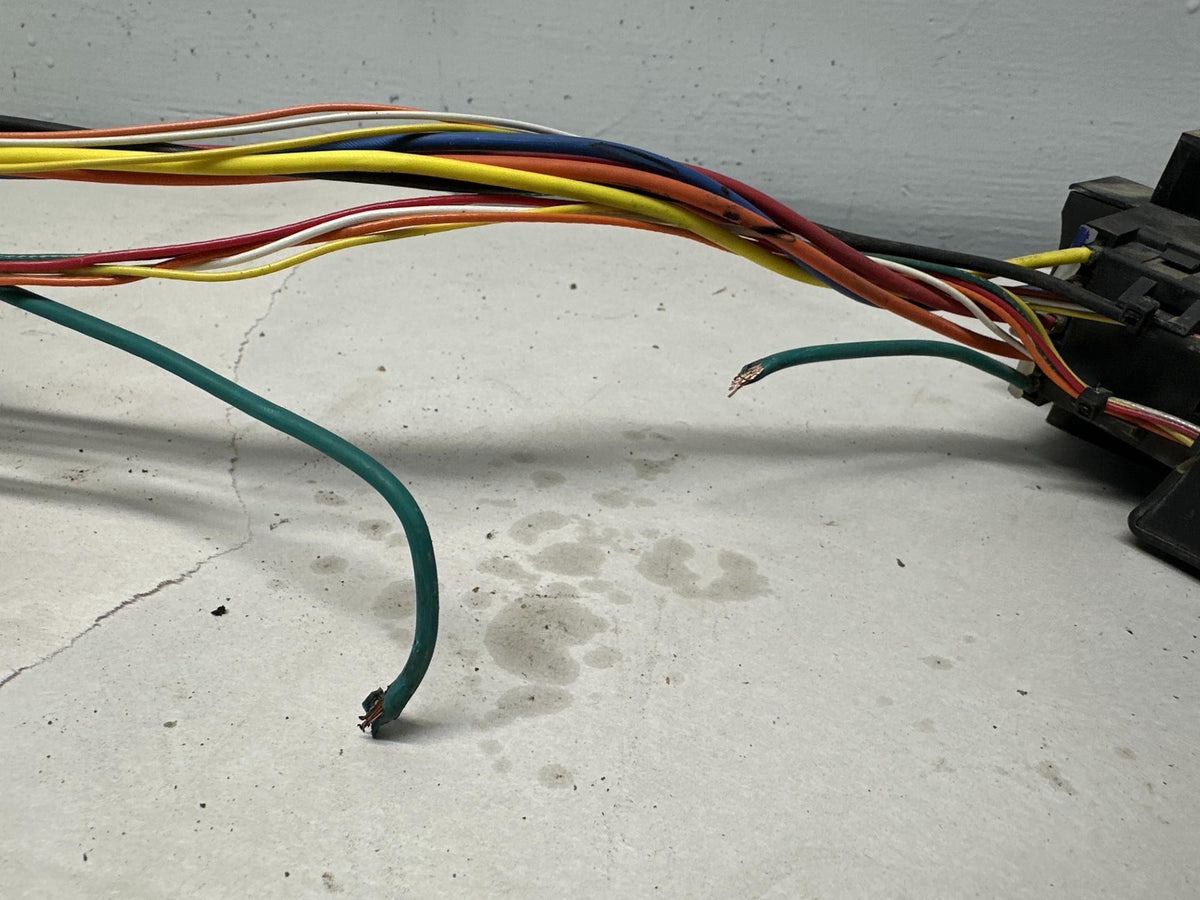 International 2042613C91 turn signal / column switch from 1996 International 8200, used - view 3 of 6