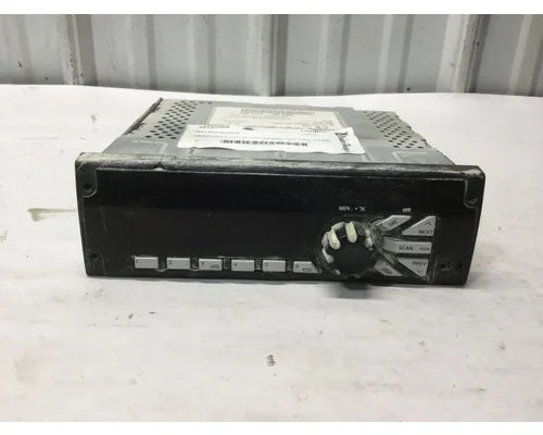 International 24111981 AM/FM radio (tuner) from 2015 International Durastar 4300, used