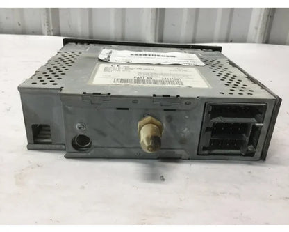 International 24111981 AM/FM radio (tuner) from 2015 International Durastar 4300, used - view 2 of 4