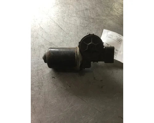 International 2594086C91 windshield wiper motor from 2006 International 7400, used - view 2 of 3