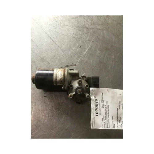 International 2594086C91 windshield wiper motor from 2006 International 7400, used