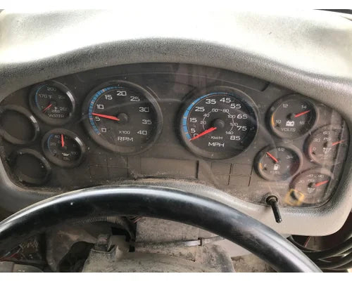 International 2594931C91 instrument cluster (digital, 8 gauge, Right-Hand drive) from 2008 International Durastar, used - view 4 of 4
