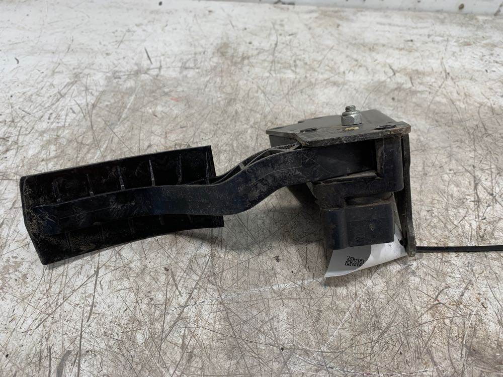 International 2595196C92 throttle pedal assembly from 2010 International Lonestar, used - view 2 of 3