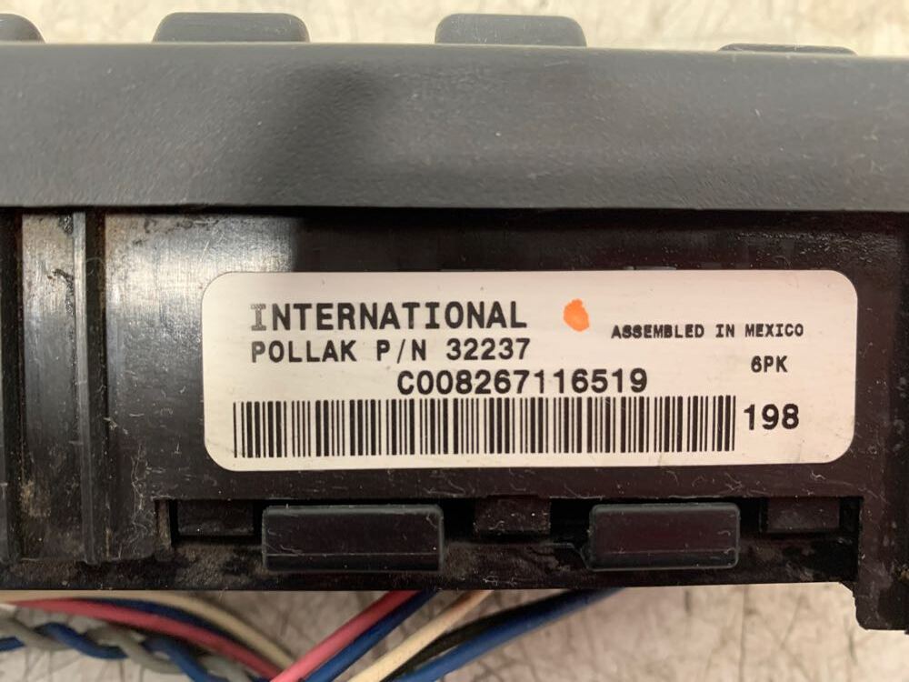 International 32237 switch panel from 2009 International Prostar, used - view 5 of 5